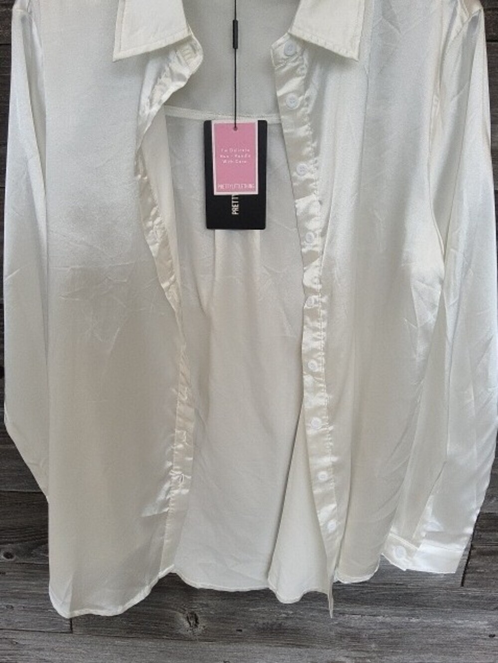 PrettyLittleThing White Satin Button-Front Blouse Size Medium - Picture 8 of 8